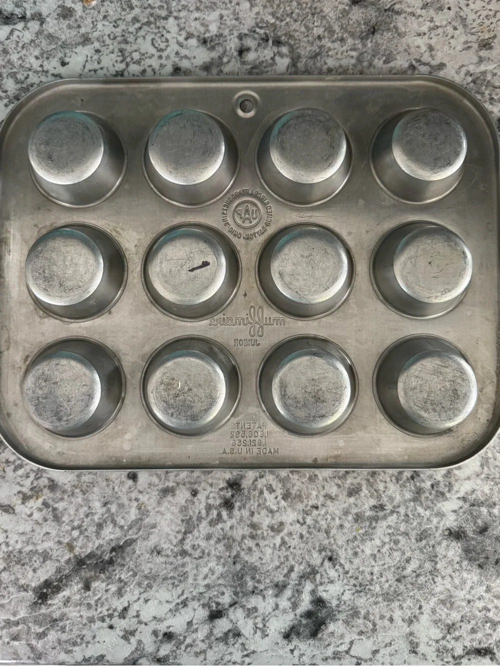 Vintage WWII era United Aircraft Products Muffinaire junior Muffin Tin